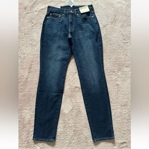 Abercrombie & Fitch Men’s The Athletic Slim Medium Wash Blue Denim Size‎ 28